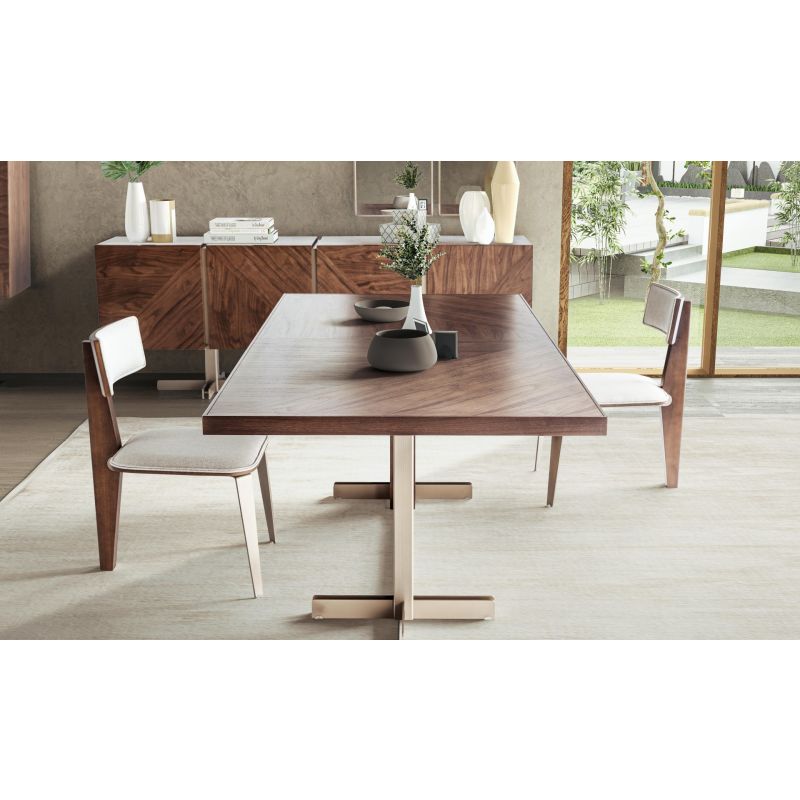 Balance Dining table